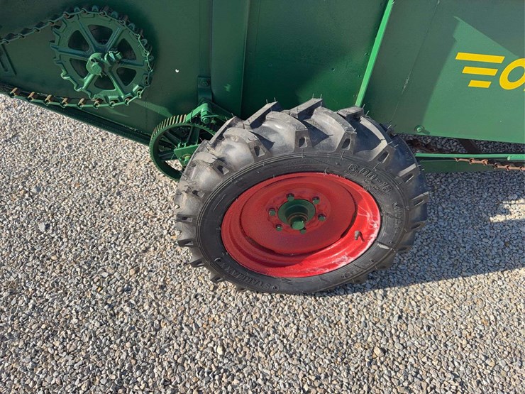 oliver-superior-manure-spreader-image-17