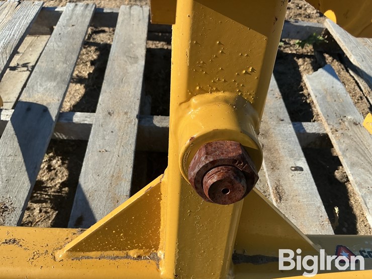 caterpillar-12-image-12