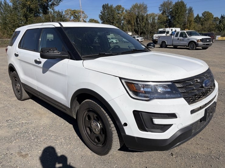 2018-ford-explorer-image-2