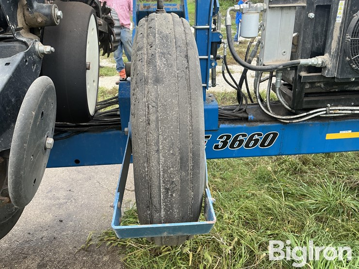 2014-kinze-3660-image-10