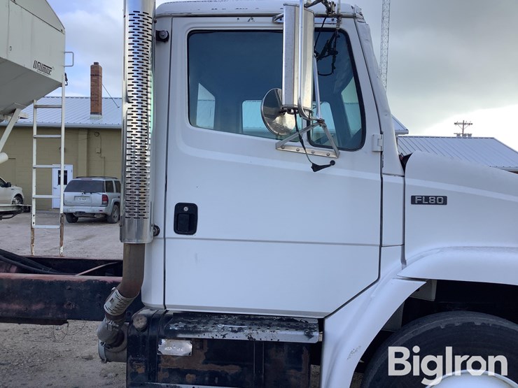 1996-freightliner-fl80-image-20