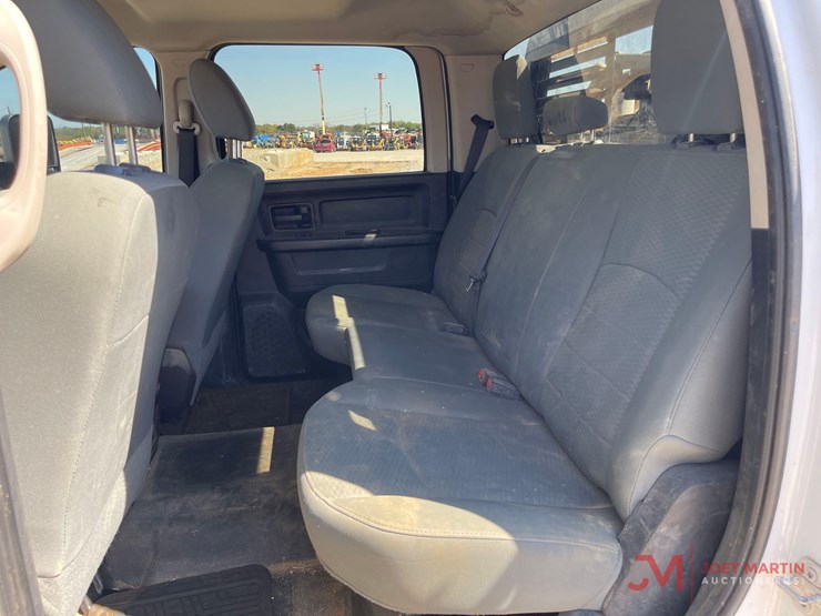 2018-dodge-3500-image-33