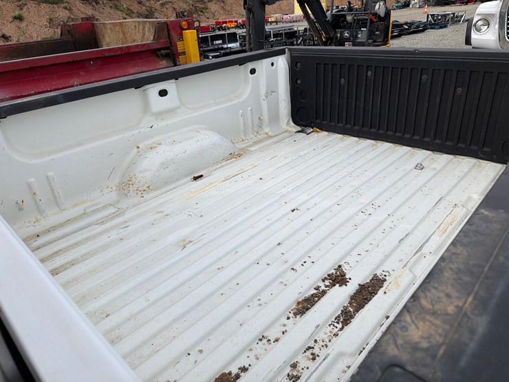 2019-chevrolet-silverado-1500-image-31