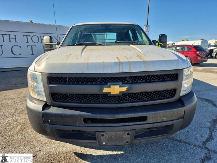 2012-chevrolet-silverado-1500-image-2