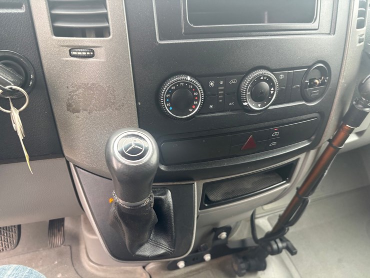 #2333-•-2014-mercedes-sprinter-van-image-53