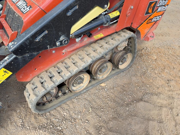 2021-ditch-witch-sk600-image-15