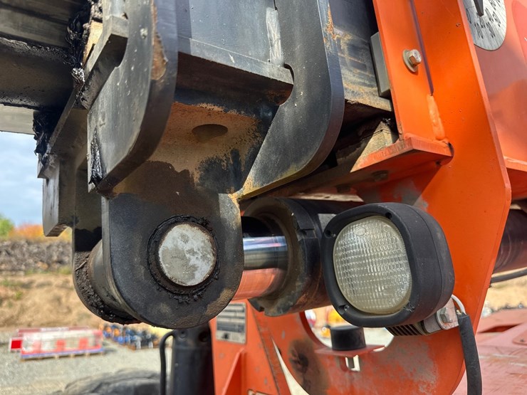 2019-jlg-8042-image-29