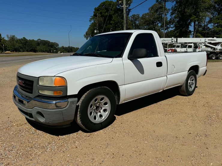 gmc-sierra-1500-image-1