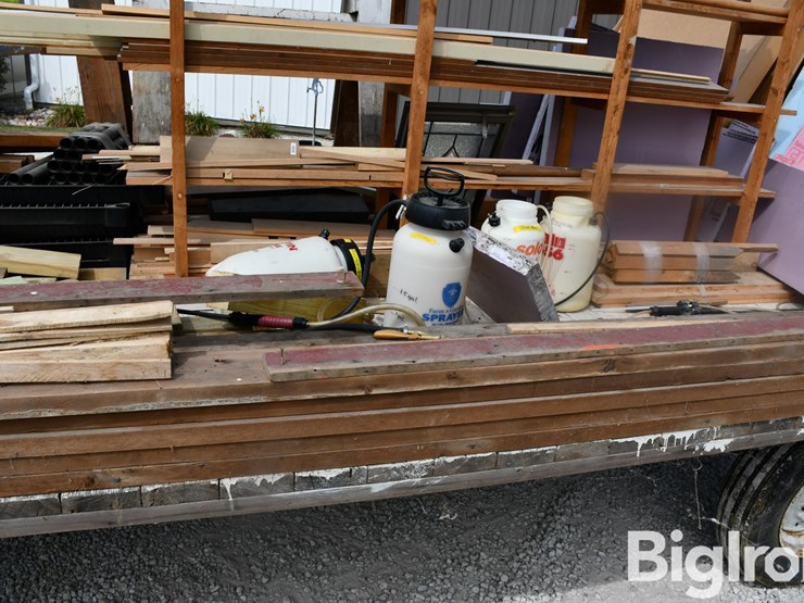 hayrack-w/-contents-image-16