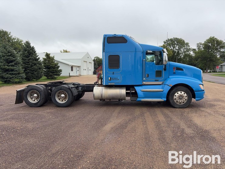 2013-kenworth-t660-image-4