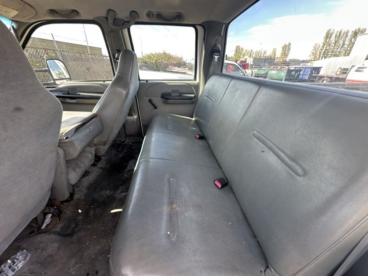 2005-ford-f350-xl-image-22