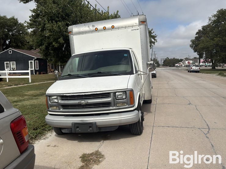 2001-chevrolet-express-g3500-image-2