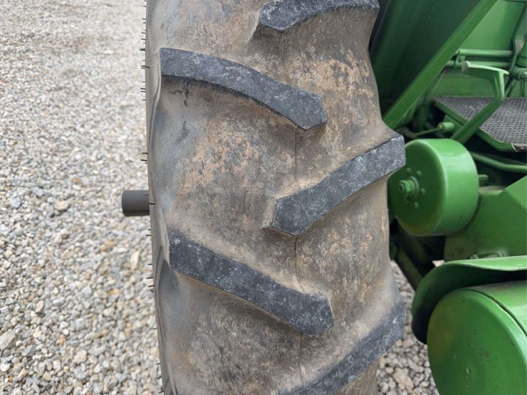 1957-john-deere-520-image-18