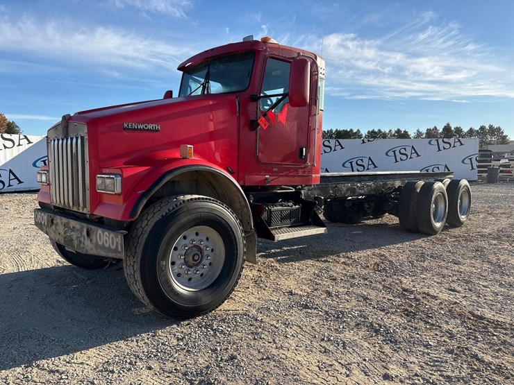 2007-kenworth-w900-image-1