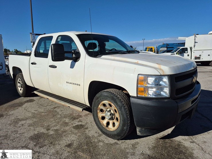 2012-chevrolet-silverado-1500-image-3