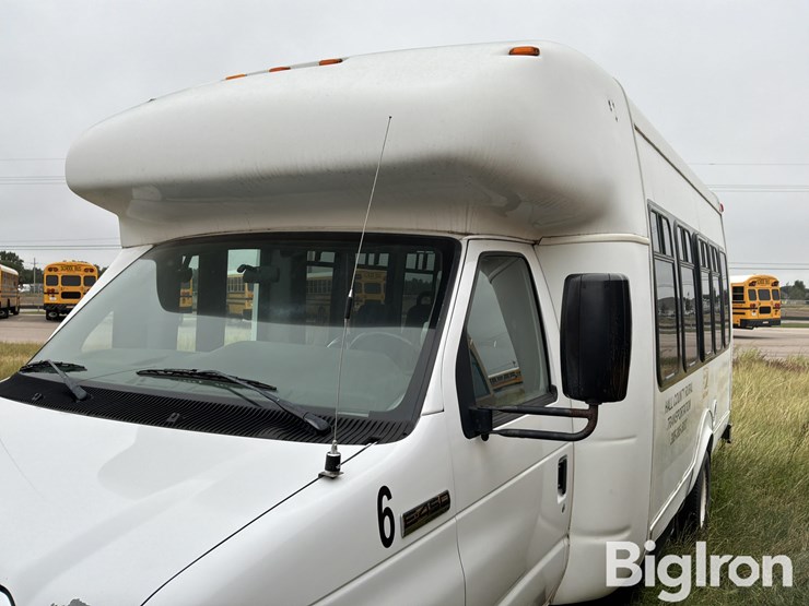 2014-ford-e450-image-7