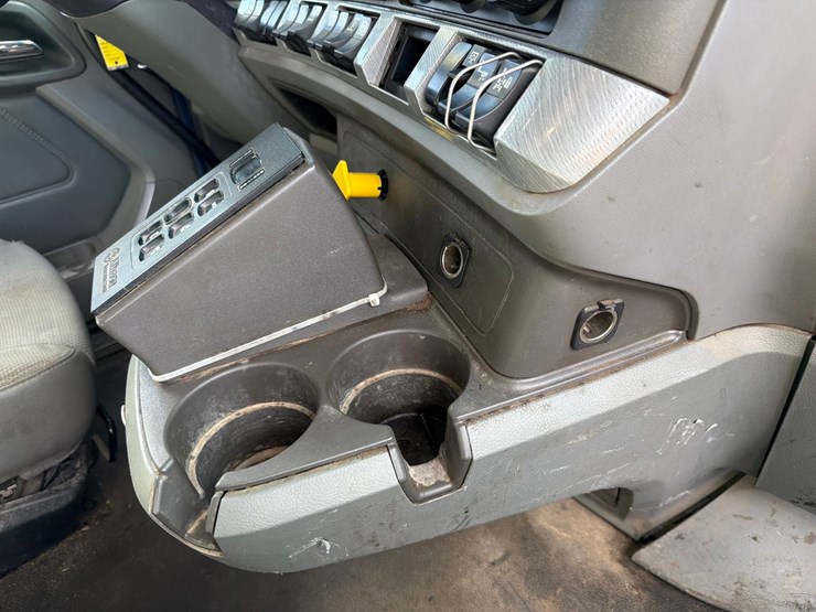 2016-kenworth-t880-image-88
