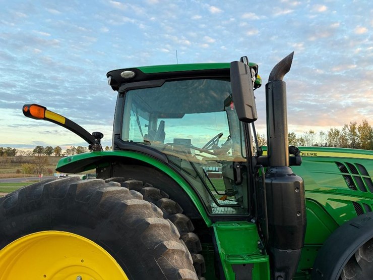 john-deere-6215r-image-29
