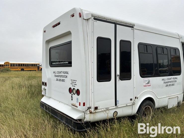 2014-ford-e450-image-15