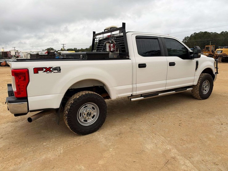 ford-f250-xl-image-3