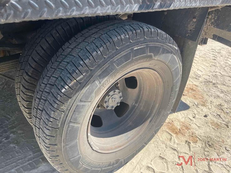 2018-dodge-3500-image-11