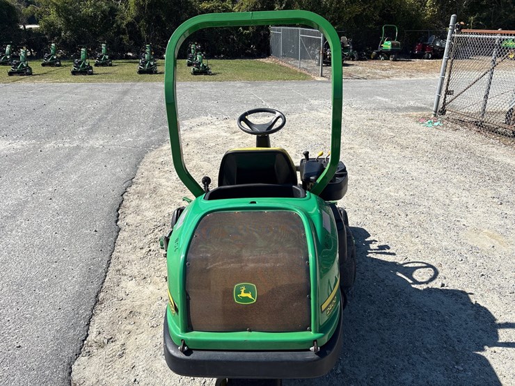 2021-john-deere-2400-image-4
