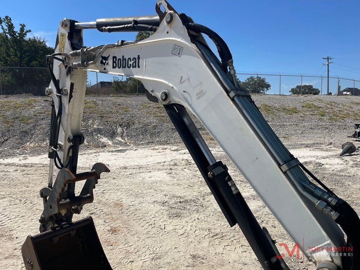 2021-bobcat-e26-image-17