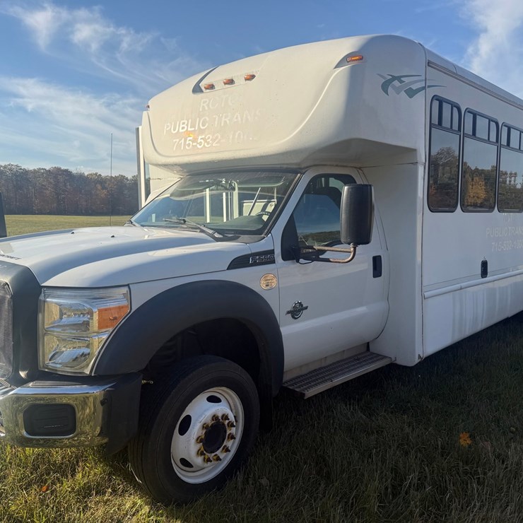 2015 FORD F550
