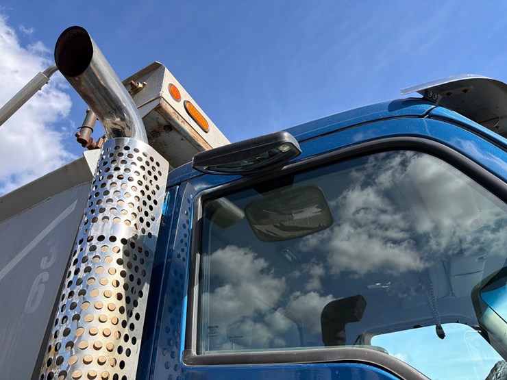 2016-kenworth-t880-image-43