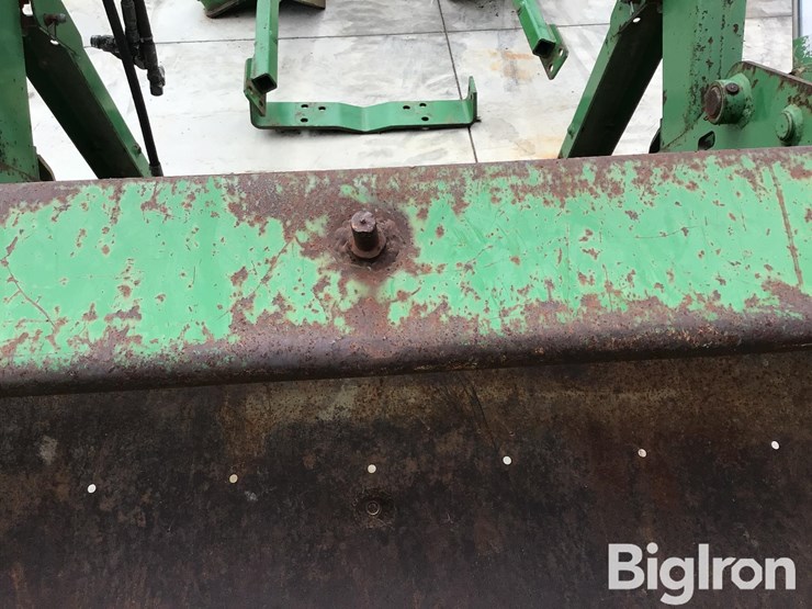 john-deere-720-image-11