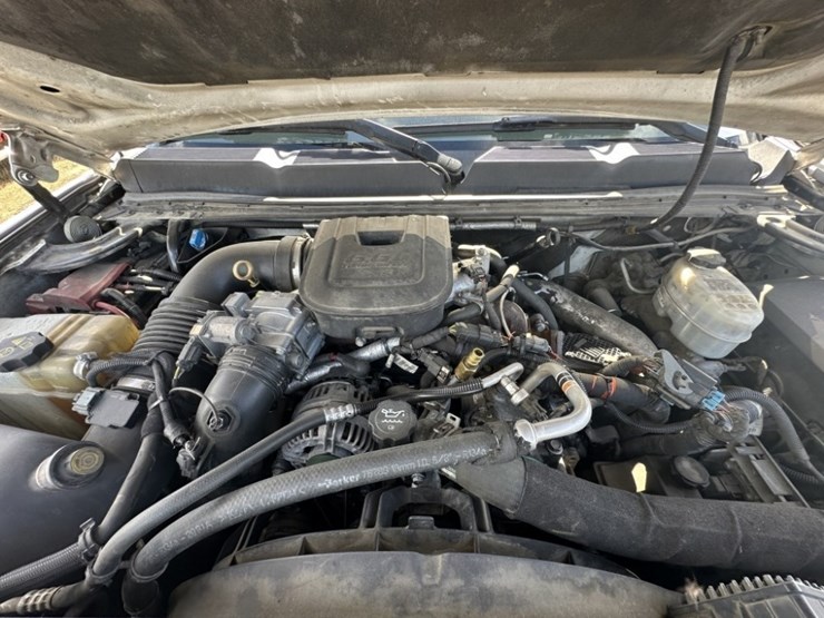 2012-chevrolet-silverado-3500-image-22