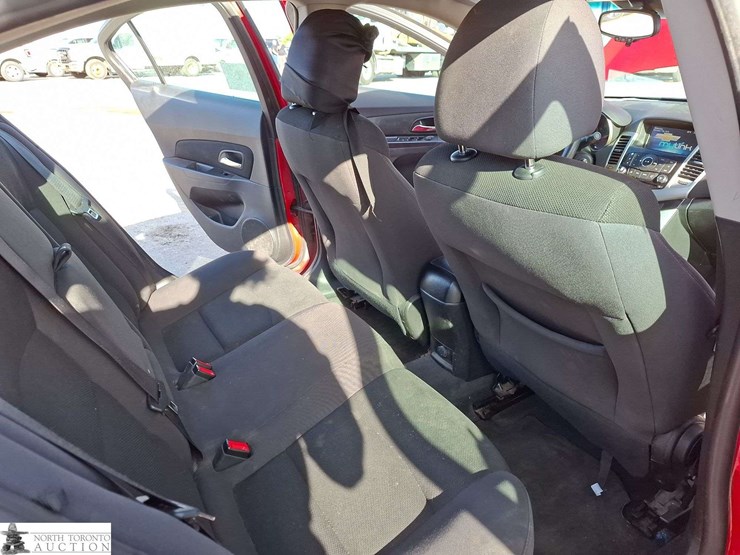 2016-chevrolet-cruze-limited-lt-image-18