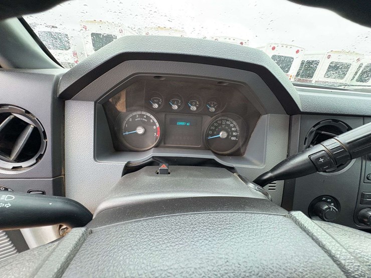 ford-f250-xlt-image-10