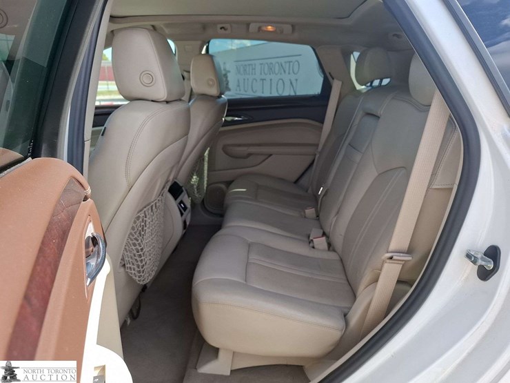 2011-cadillac-srx-image-14