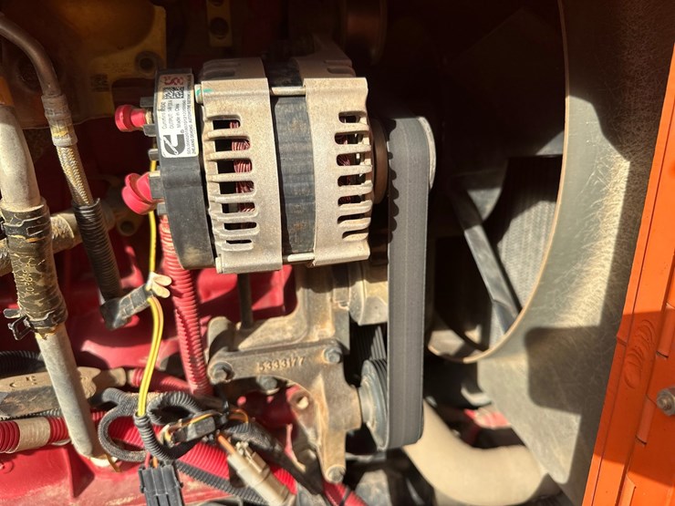 2019-jlg-8042-image-35