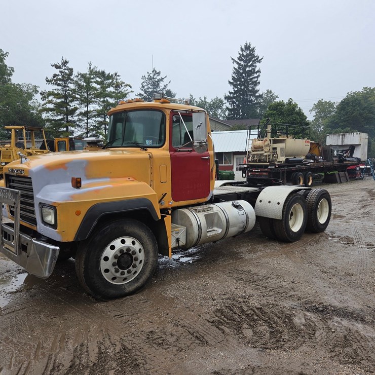 1994 MACK RD688S