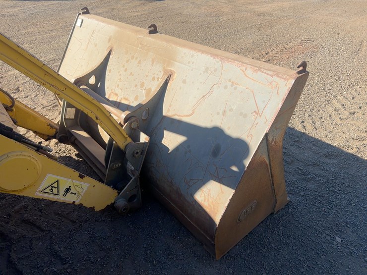 2005-komatsu-wb150aws-2-image-11