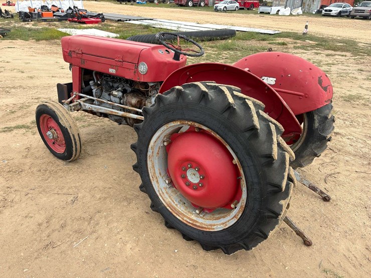 massey-ferguson-135-image-2