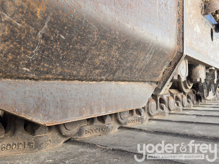 2022-caterpillar-336-image-12