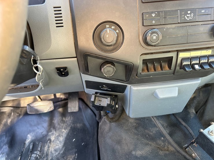 2011-ford-f350-image-64