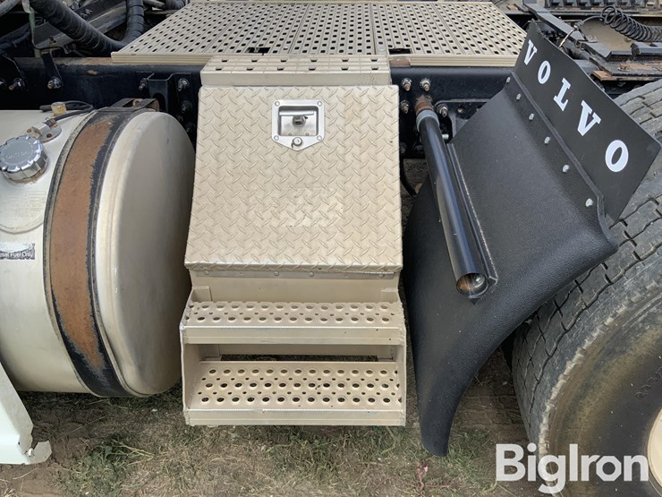 2014-mack-pinnacle-cxu613-image-9