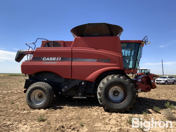 2009-case-ih-7088-image-4