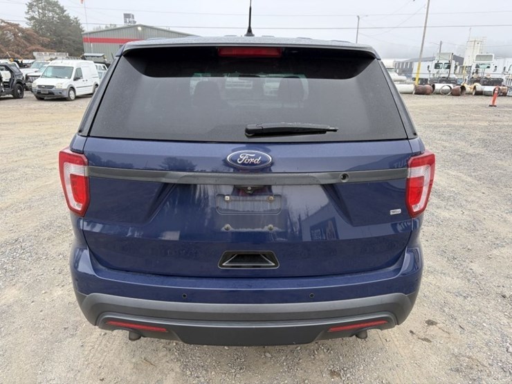 2017-ford-explorer-image-5