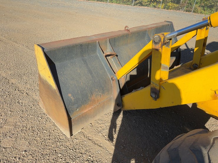 2001-jcb-214-image-10