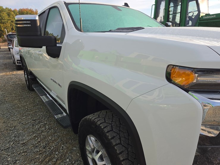 2022-chevrolet-2500-image-12