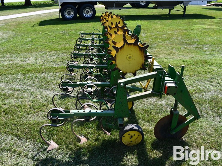 john-deere-er825-8r30-cultivator-image-16