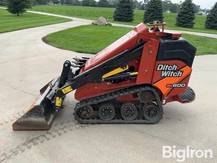2024-ditch-witch-sk600-image-8
