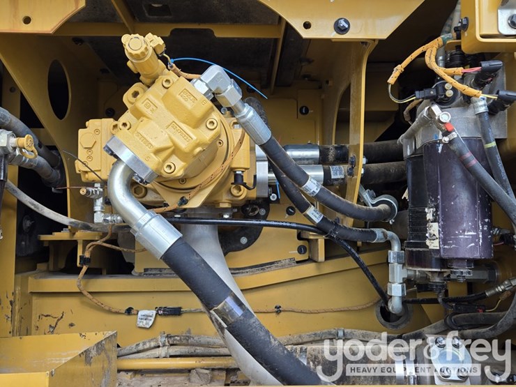 2022-caterpillar-336-image-40