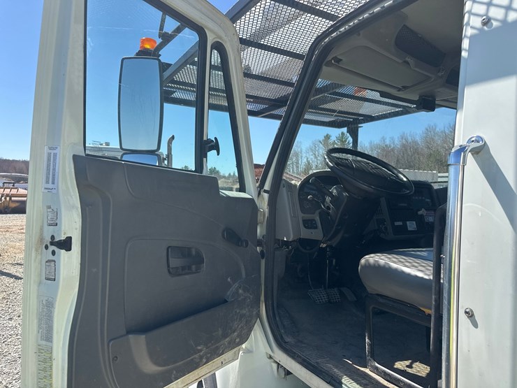 2009-international-durastar-4300-image-41