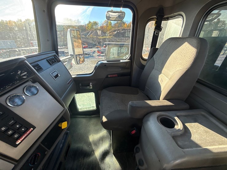 2020-kenworth-t270-image-47